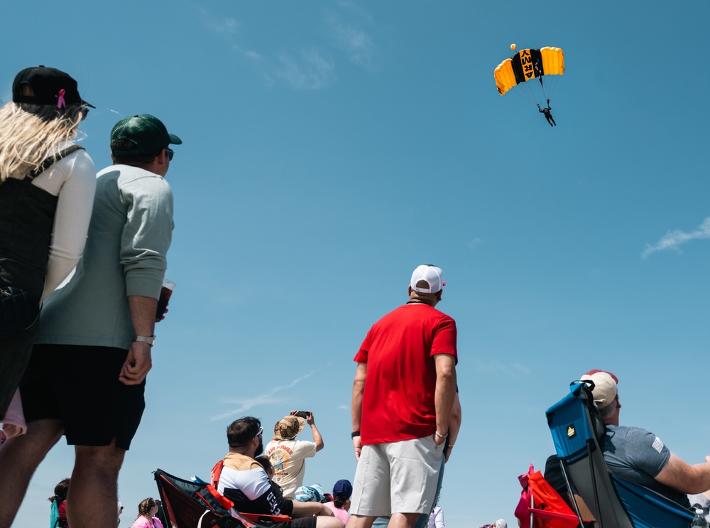 Army Golden Knights Dazzle Crowds with Precision Parachute Demo at JBLE Air Show