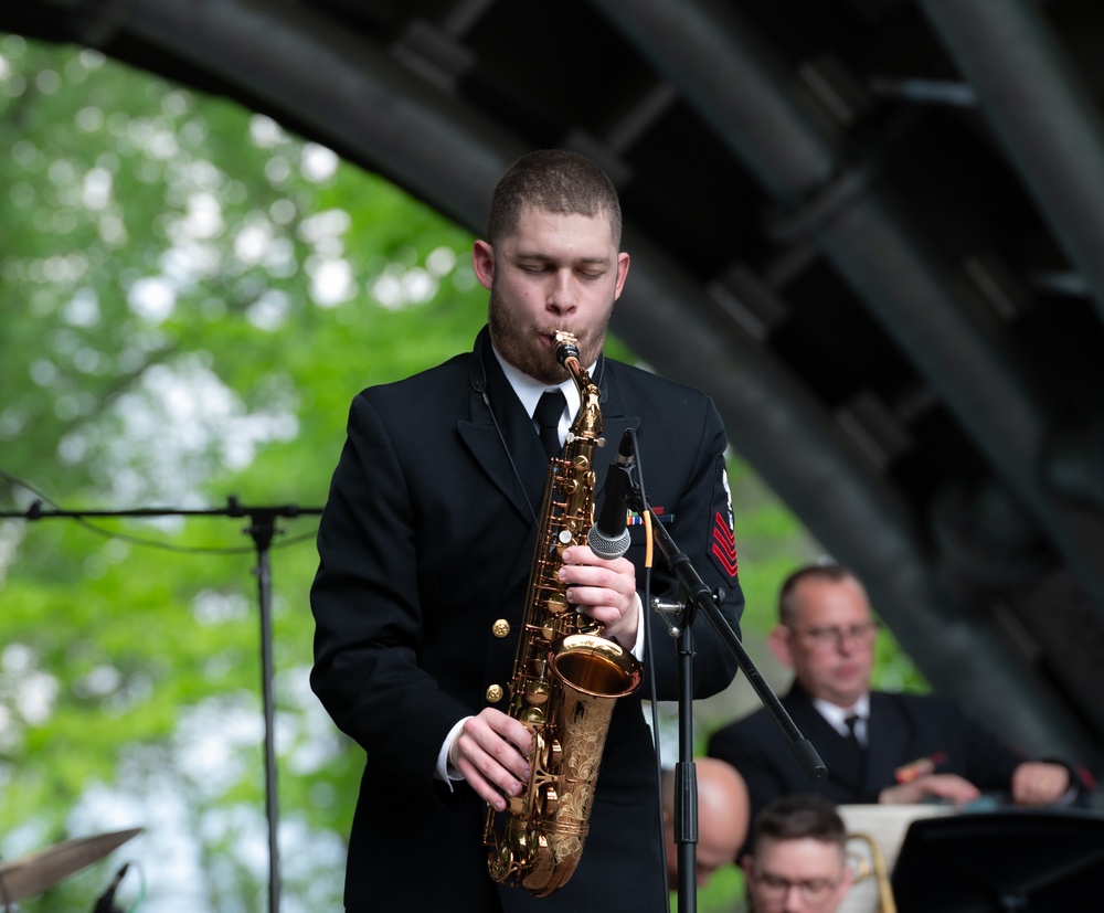 Navy Band Commodores perform at Merriweather Park