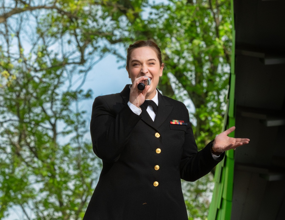 Navy Band Commodores perform at Merriweather Park