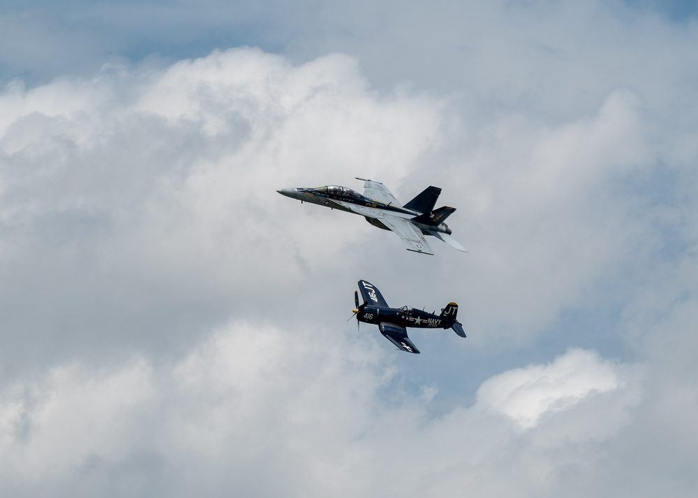 U.S. Navy Rhino Team Showcases Super Hornet Power at Air Show