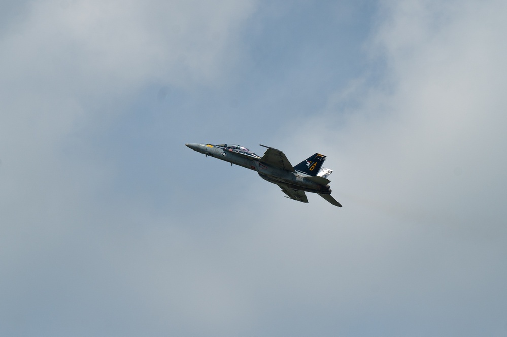 U.S. Navy Rhino Team Showcases Super Hornet Power at Air Show