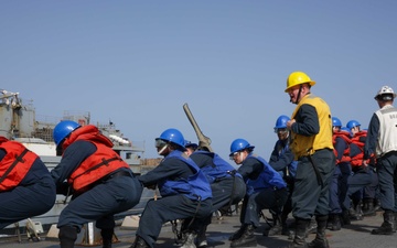 USS Truxtun conducts replenishment-at-sea