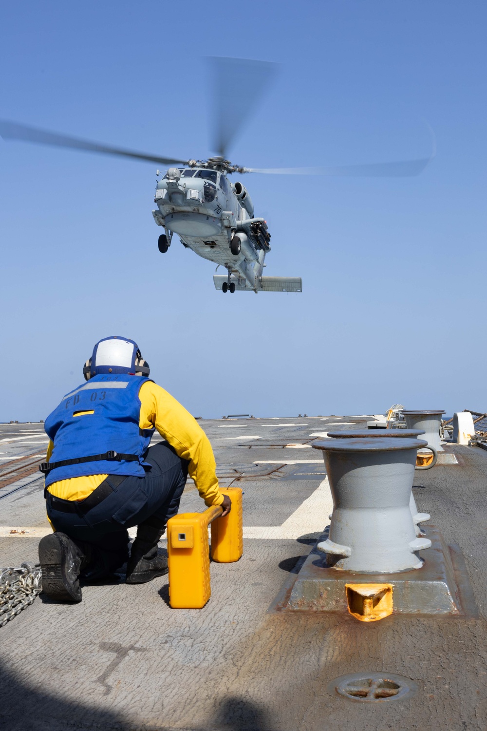 USS Truxtun Conducts Flight Operations