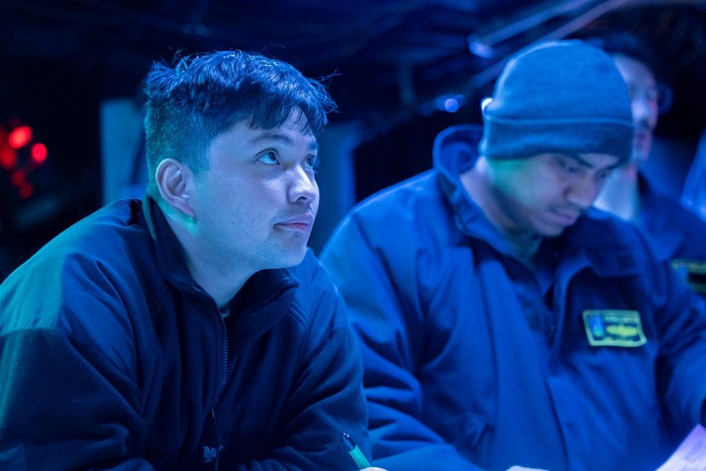 DDG 105 Conducts Tactical Training Exercise