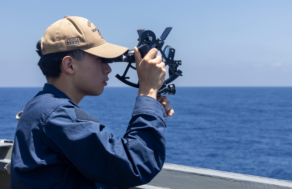 DDG 105 Conducts Tactical Training Exercise