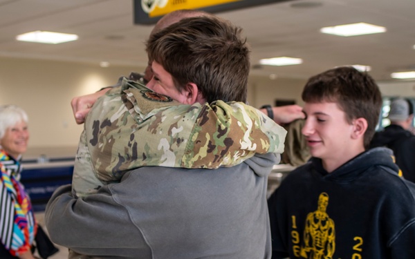 Deployers arrive home