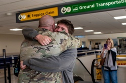 Deployers arrive home [Image 2 of 21]