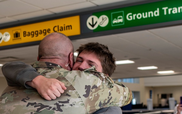 Deployers arrive home