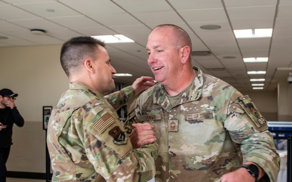 Deployers arrive home