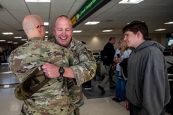 Deployers arrive home [Image 5 of 21]