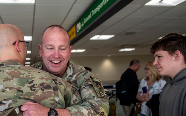 Deployers arrive home