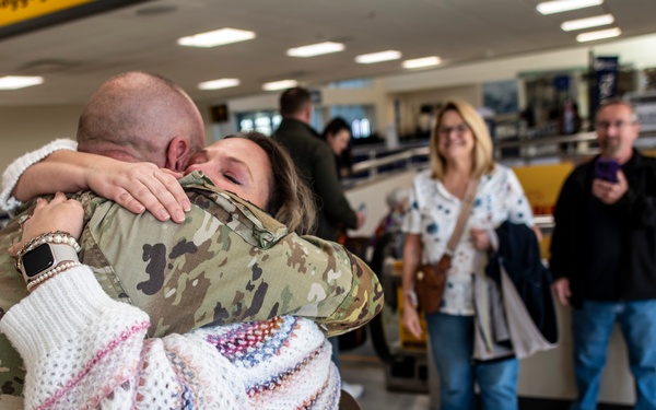 Deployers arrive home