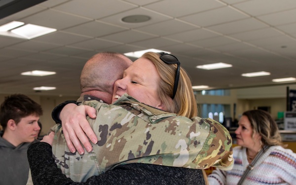 Deployers arrive home