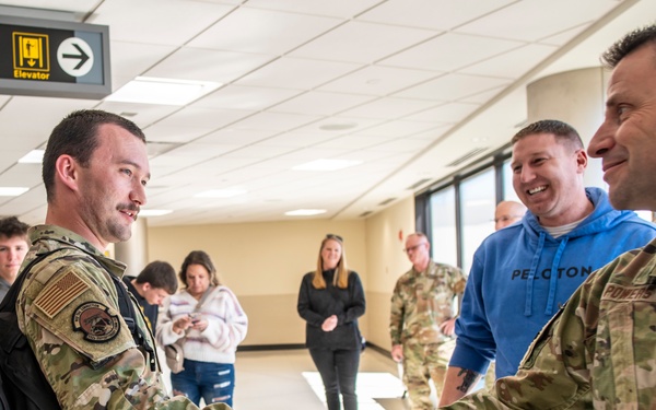 Deployers arrive home