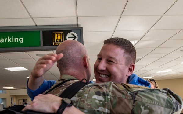 Deployers arrive home