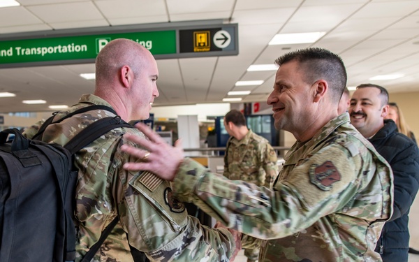 Deployers arrive home