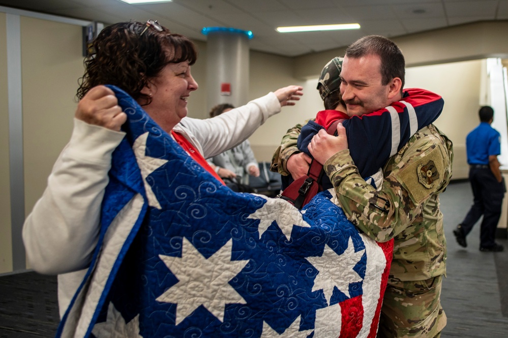 Deployers arrive home