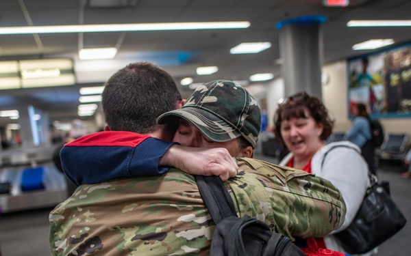 Deployers arrive home