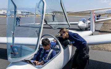 Air Force STEM Outreach Conducts Glider Flights with Southern California Students
