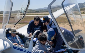 Air Force STEM Outreach Conducts Glider Flights with Southern California Students