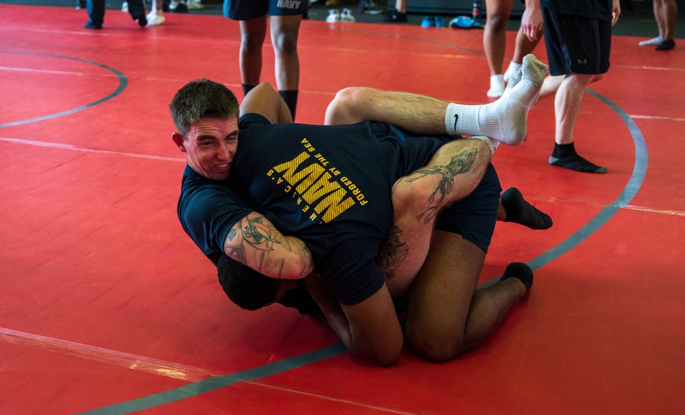 USS New York Hosts MMA Workshop With Roberto Cyborg Abreu