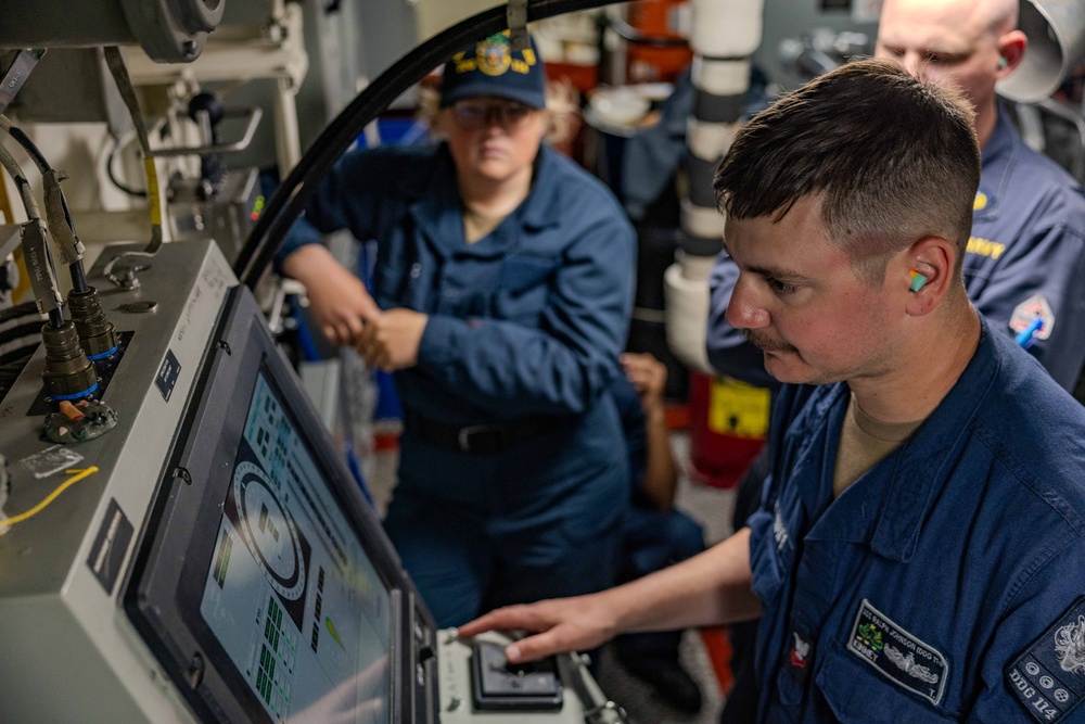 Seamanship Training Team Drill USS Ralph Johnson (DDG 114)
