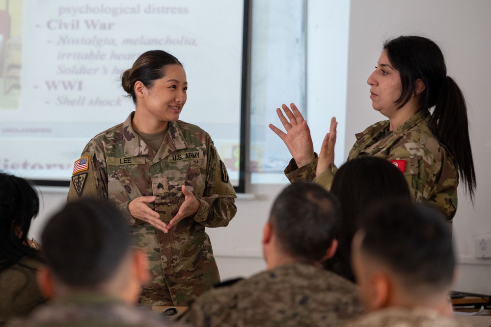 US Soldiers teach Tunisian Armed Forces varied health care topics