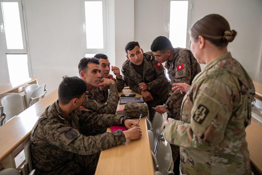 US Soldiers teach Tunisian Armed Forces varied health care topics