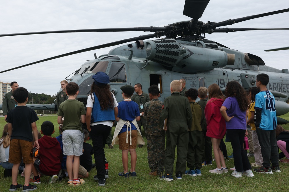 CH-53E Super Stallion Helicopter visits Kinser Elementary School for Career Day