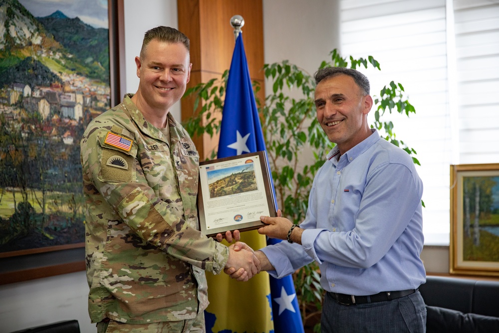 KFOR 34 RC-E commander conducts key leader engagement in Leposavic