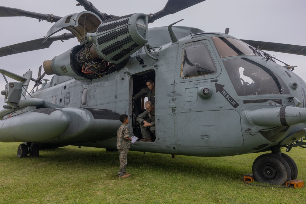 CH-53E Super Stallion Helicopter visits Kinser Elementary School for Career Day