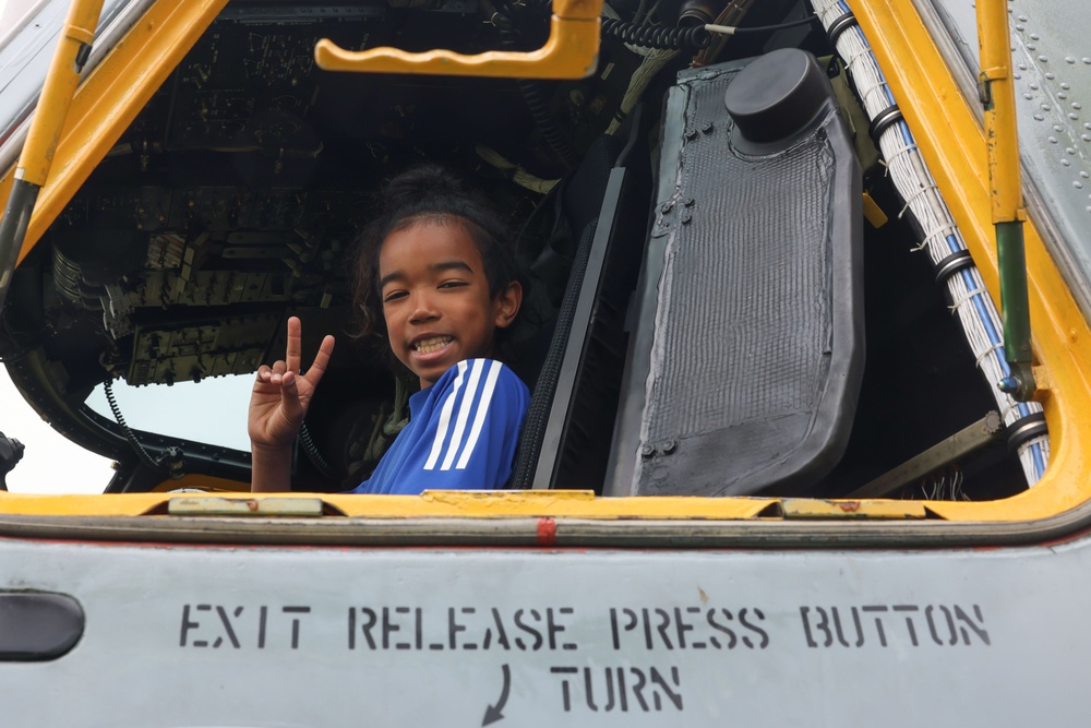 CH-53E Super Stallion Helicopter visits Kinser Elementary School for Career Day