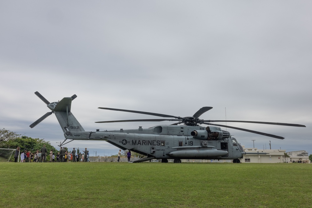 CH-53E Super Stallion Helicopter visits Kinser Elementary School for Career Day