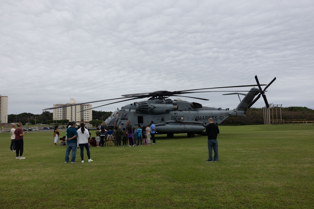 CH-53E Super Stallion Helicopter visits Kinser Elementary School for Career Day