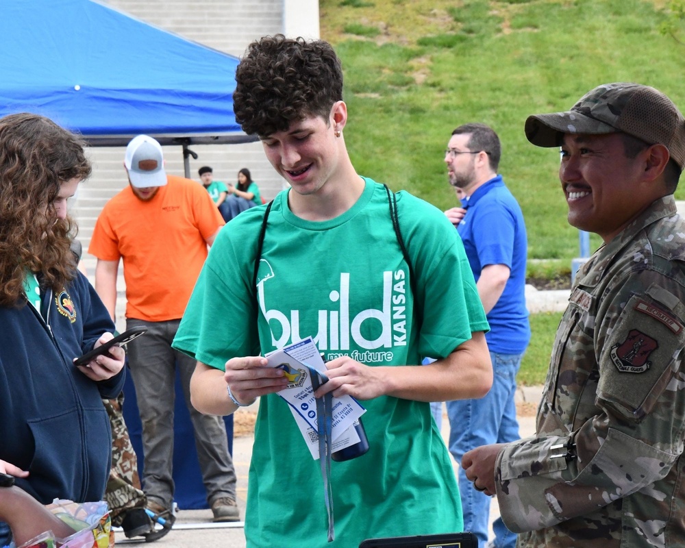 190th Recruiters &amp; Airmen Represent at Build My Future