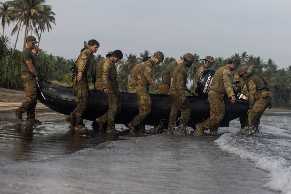 Balikatan 25: Australian Army Soldiers with 5th/7th Battalion, RAR conduct small boat operations