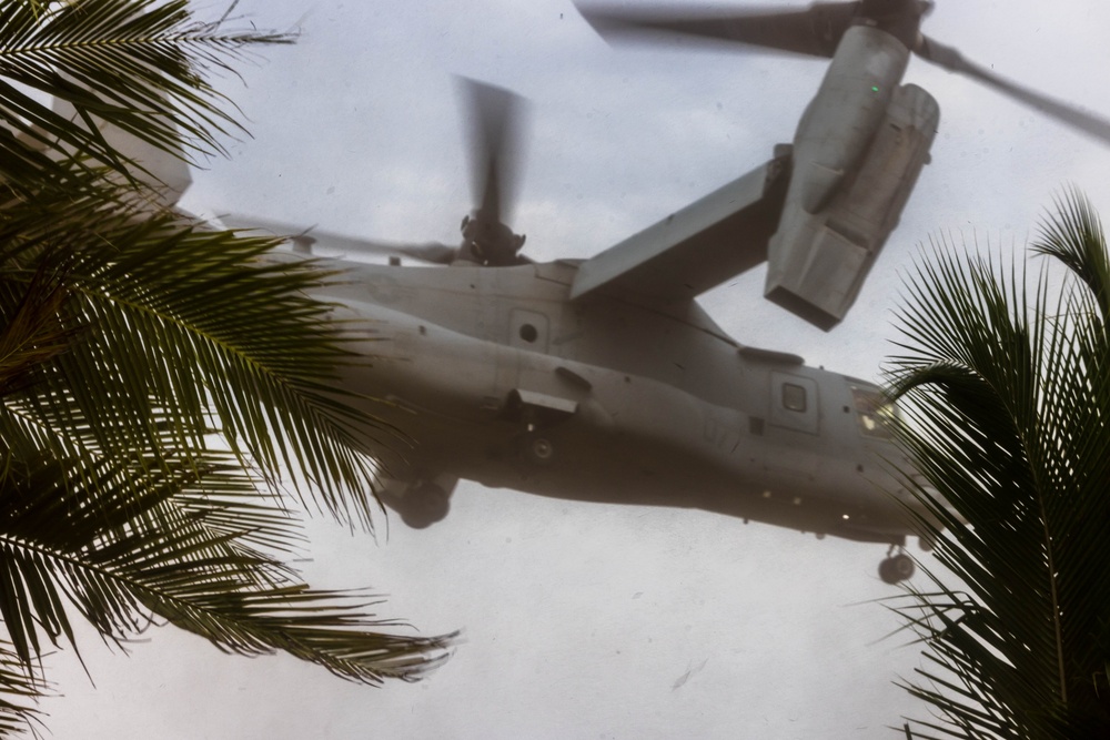 Balikatan 25: U.S. Marines with MRF-D 25.3 fly human blood into Rizal