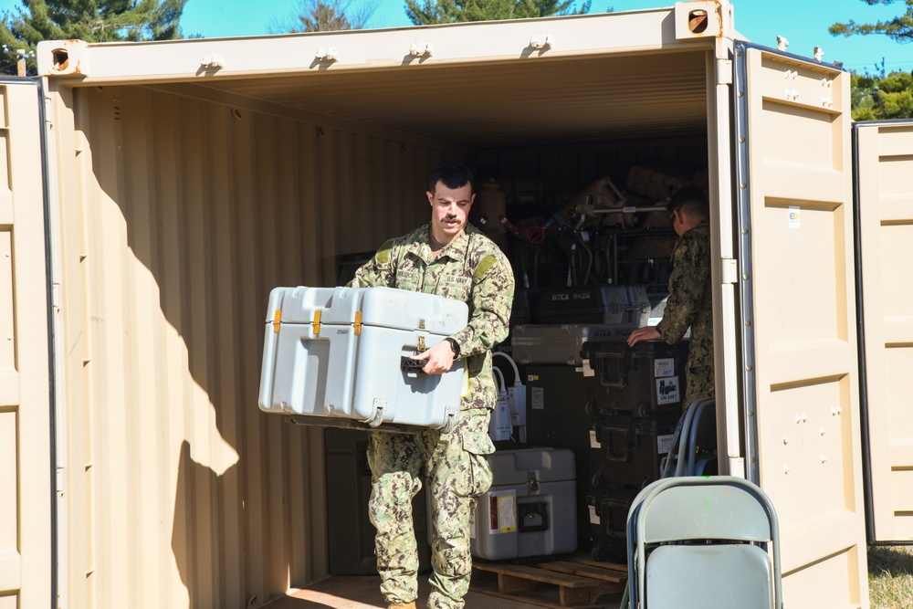 EMF Kilo sailors deploy field medical hospital for Fort McCoy training