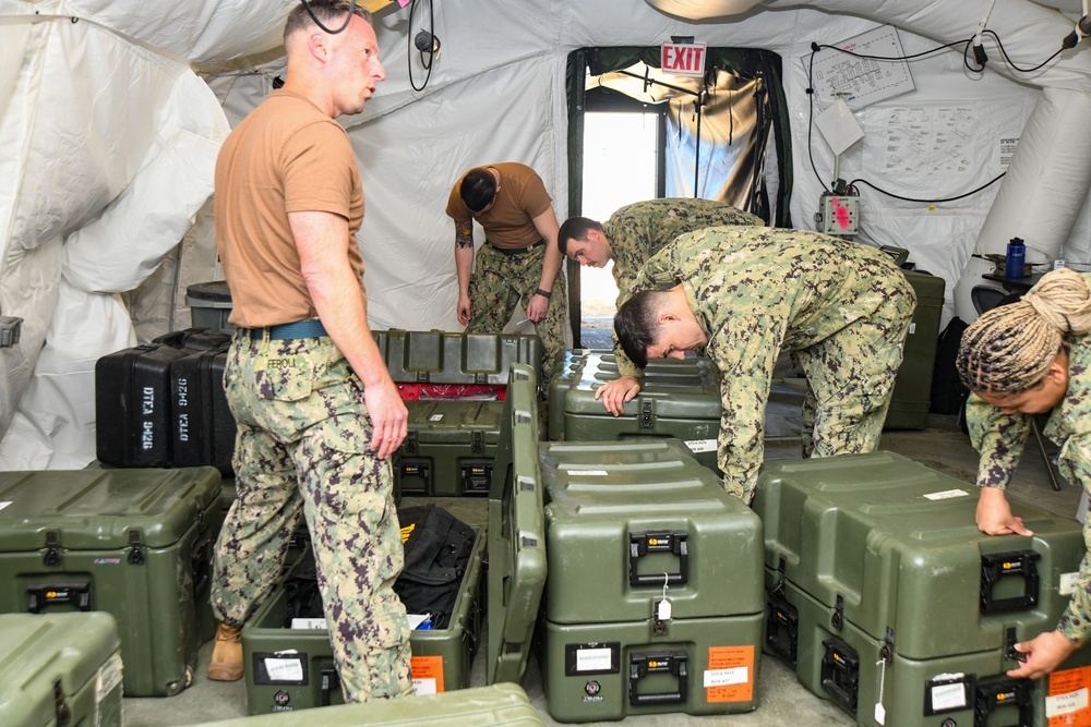 EMF Kilo sailors deploy field medical hospital for Fort McCoy training