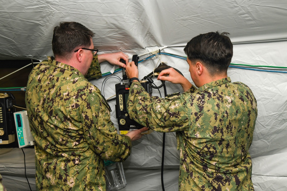 EMF Kilo sailors deploy field medical hospital for Fort McCoy training