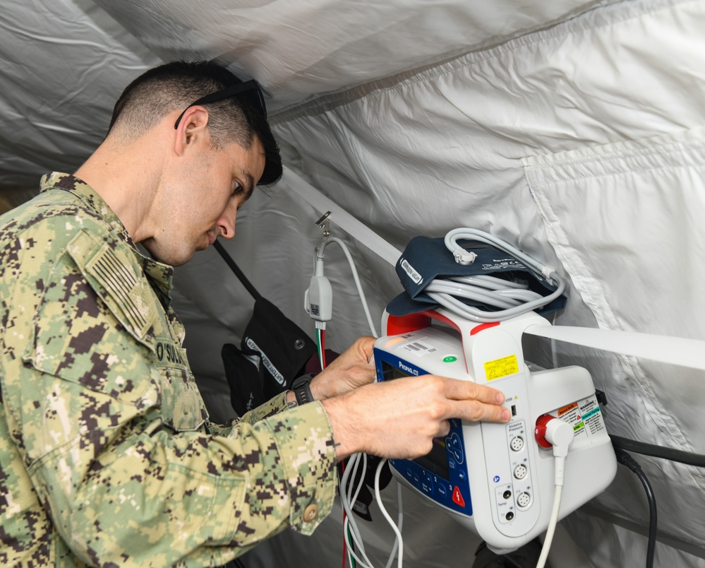 EMF Kilo sailors deploy field medical hospital for Fort McCoy training