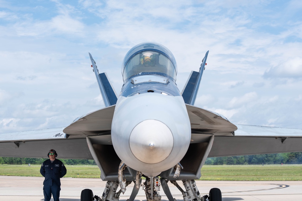 Rhino Demonstration Team Performs at Air Power Over Hampton Roads Air Show