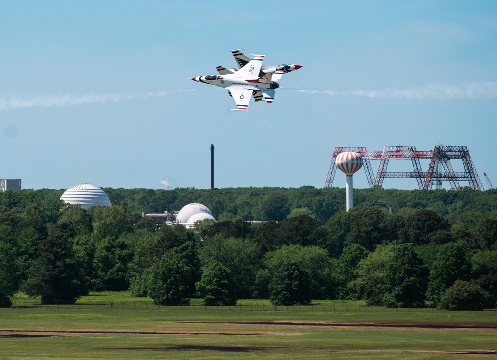 Thunderbirds Light Up the Skies at Air Power Over Hampton Roads