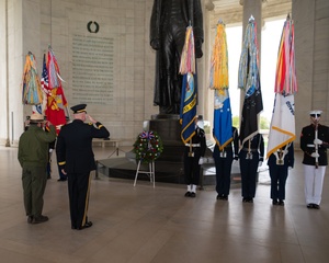 Newscast (24NOV26) WWll remembrance ceremony
