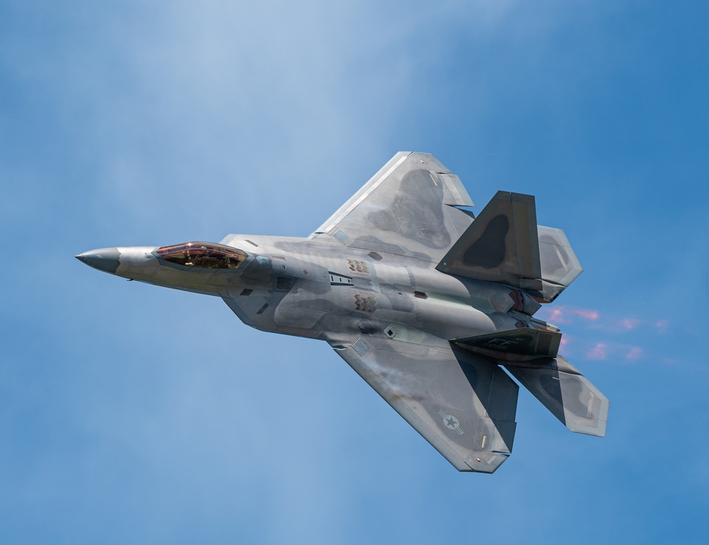 1st Fighter Wing Showcases Air Superiority at Air Power Over Hampton Roads