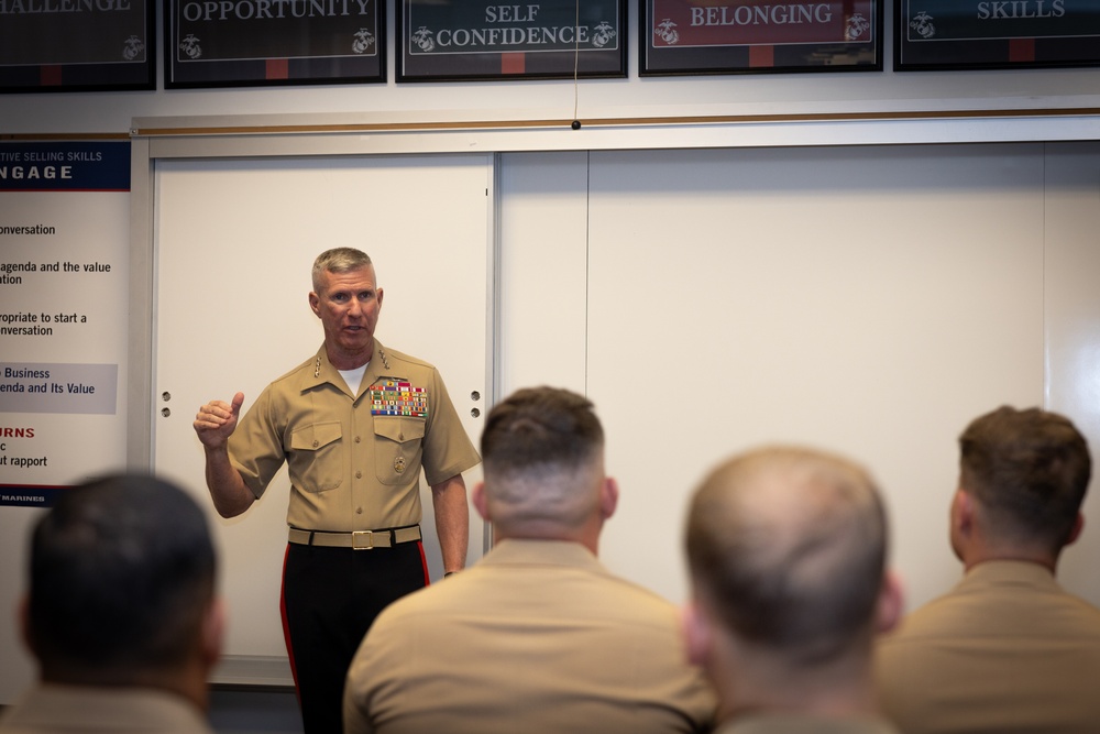 Commandant, Gen. Eric Smith, Visits RS Salt Lake