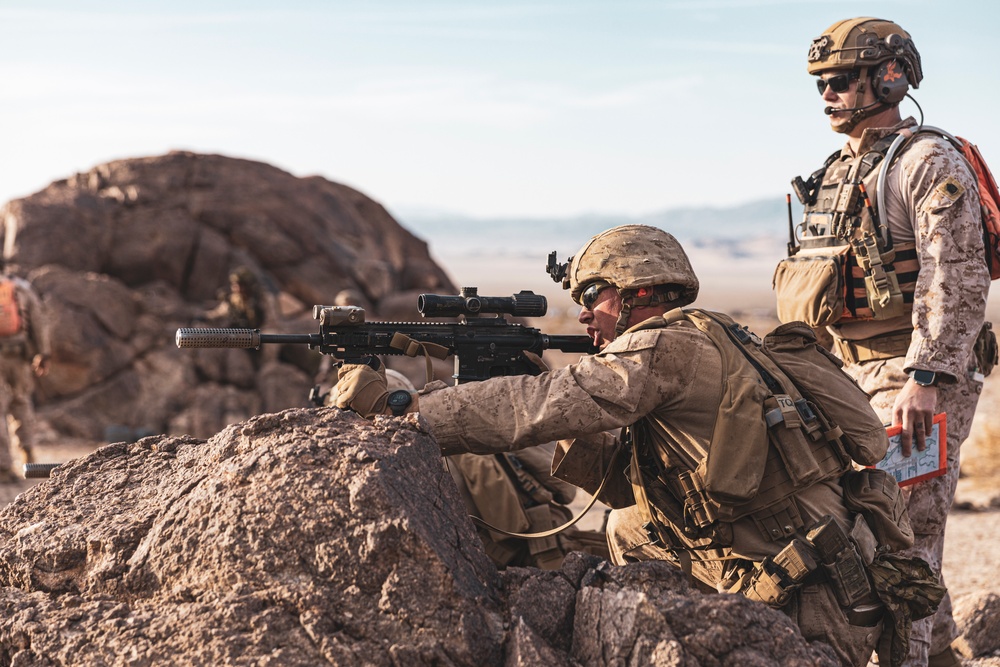 3rd LCT conducts live-fire company attacks at Range 400
