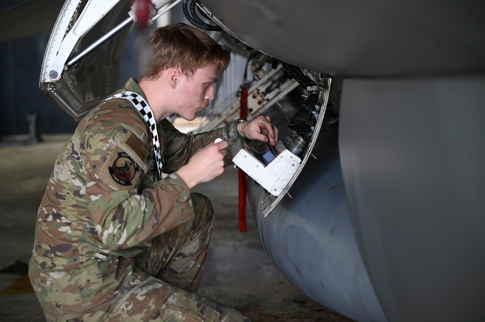Wolf Pack maintainers keep the mission moving during FF 25-1