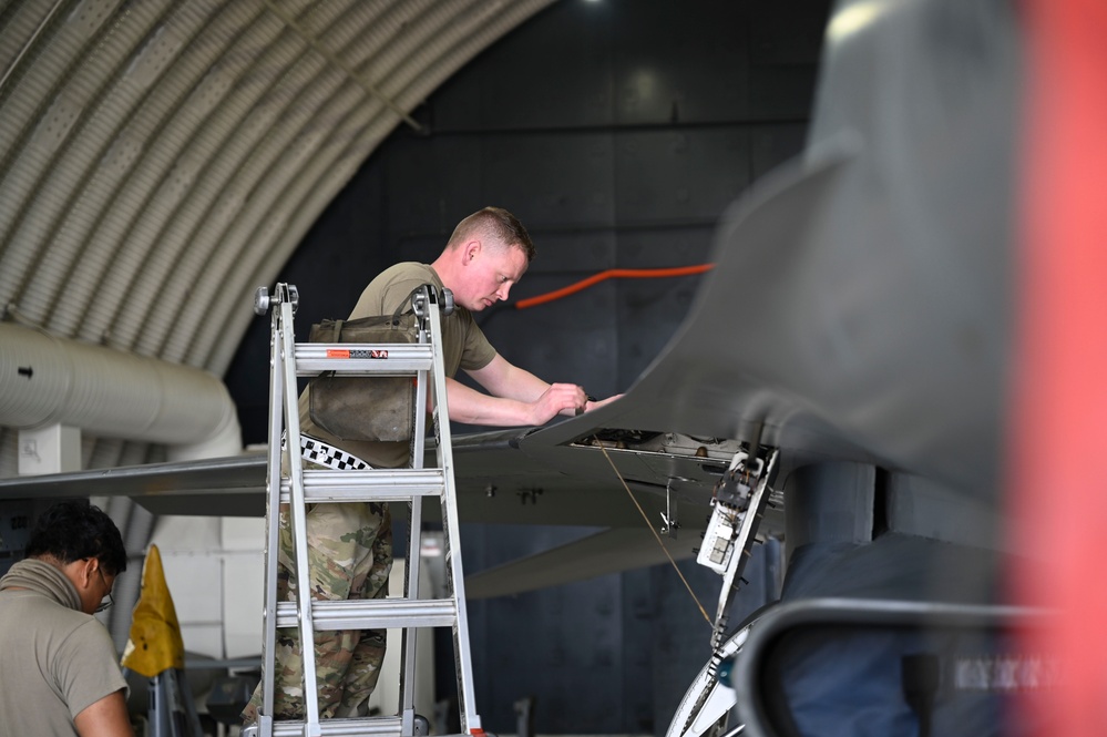 Wolf Pack maintainers keep the mission moving during FF 25-1