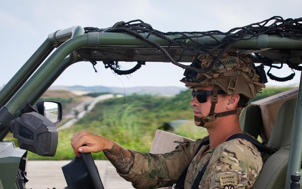 Balikatan 25: Task Force Gimlets Employ U.S. Army Boeing CH-47 Chinook &amp; ISV for Supply Drop